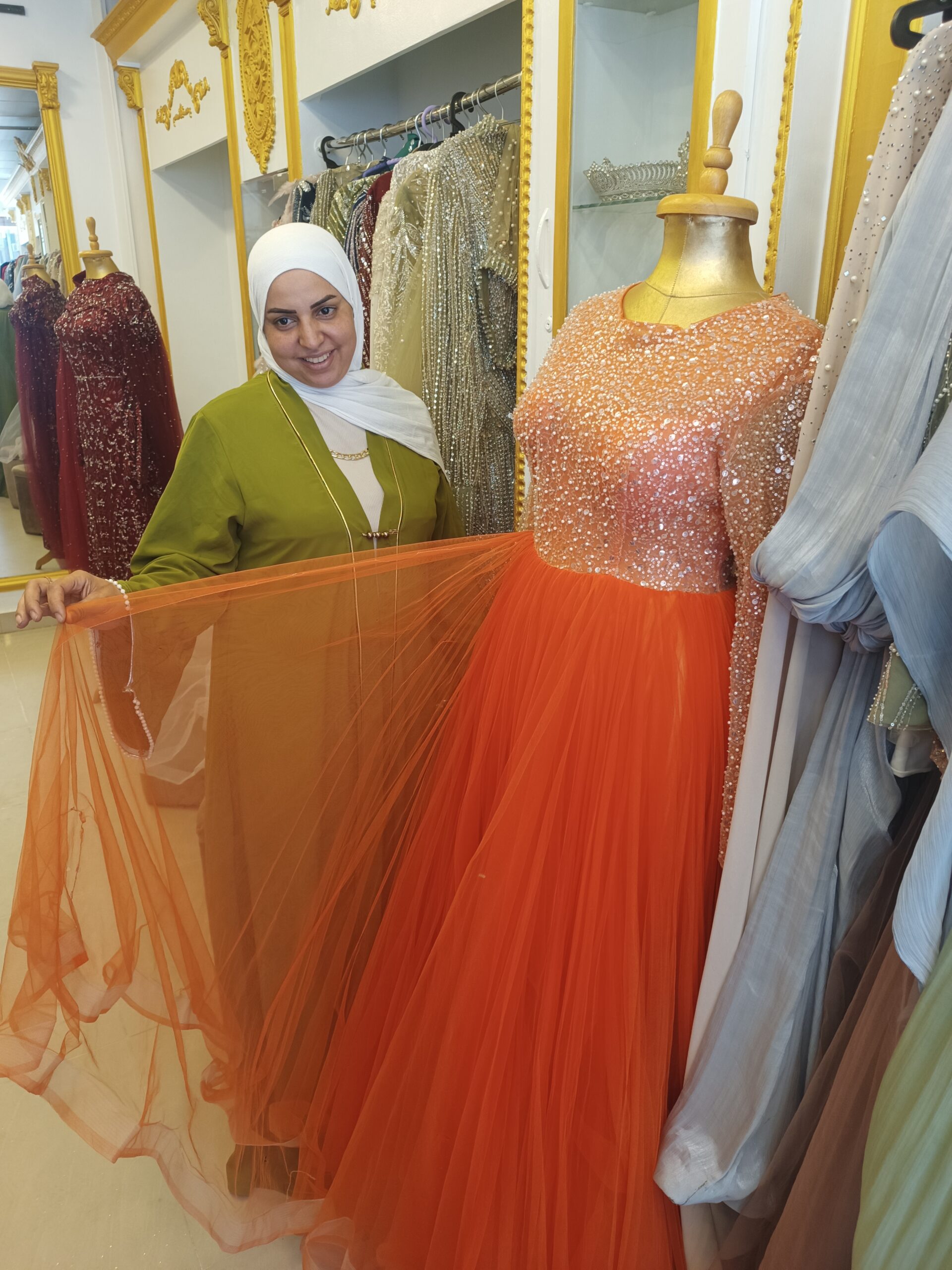 أسماء ارتست ملكة الأناقة والجمال